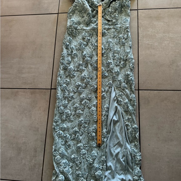 DJ-JAZ Off-Shoulder Lace Gown with Slit – Size 18 – Worn Once - Picture 12 of 15